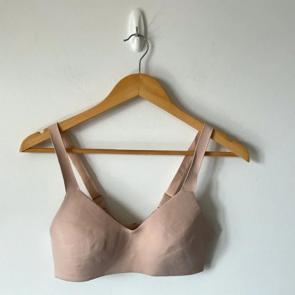 Lululemon Hold True  Lightweight Soft Bra Nude Beige Misty Shell 32B - Picture 3 of 7